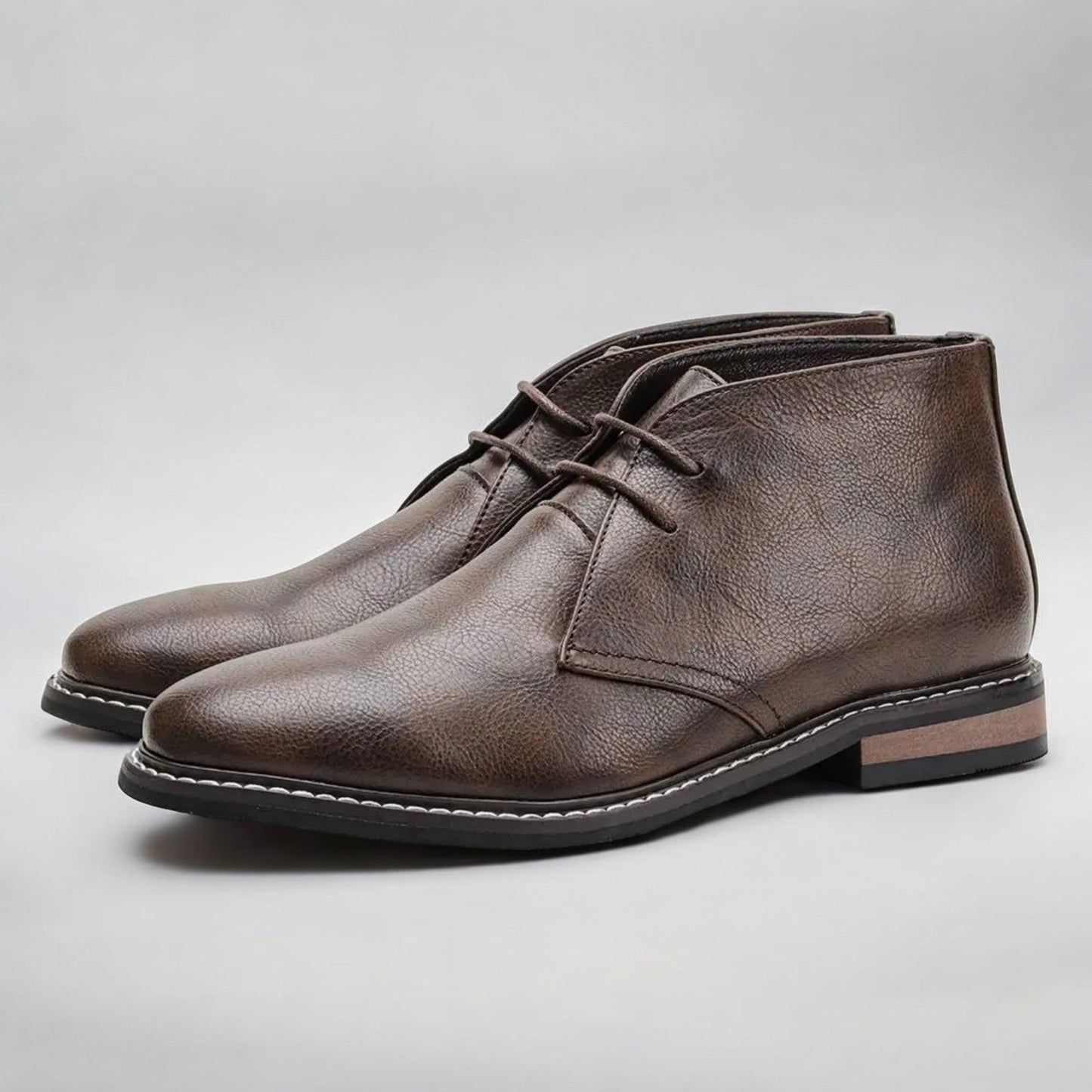Bottes chukka Harold élégantes en cuir authentique